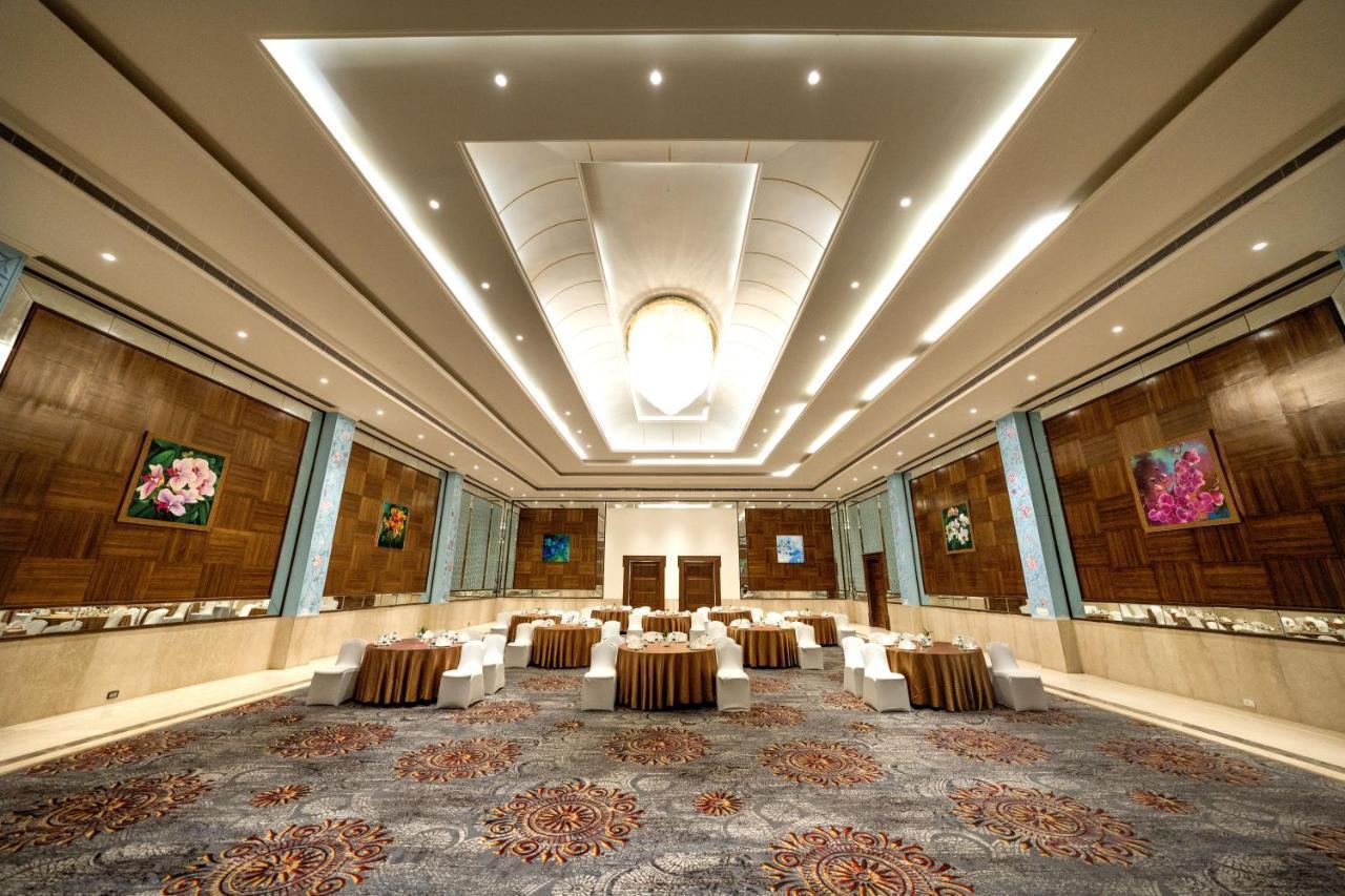 Fairway Golf & Lake Resort Naya Raipur Kültér fotó